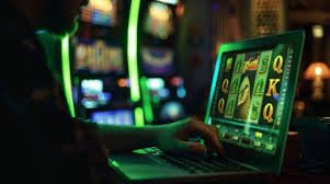 Filipino player accessing scatter free live casino on a mobile phone